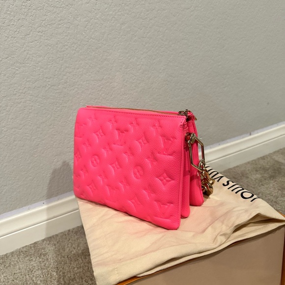 Louis Vuitton Coussin BB Rose Fluo - Picture 4 of 5